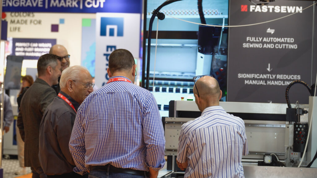Jim Manelski presenting FASTSEWN automated textile sewing and cutting solution at Wide Format Summit